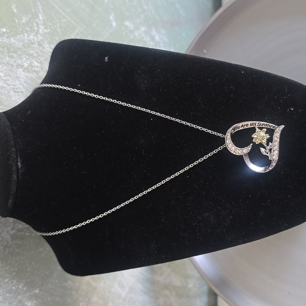 Heart-Shaped Silver Plated "You Are My Sunshine" Pendant Necklace New - Picture 2 of 4